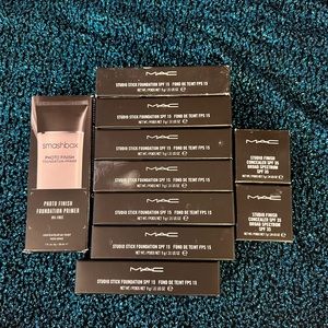 BUNDLE!!Mac and Smashbox cosmetic bundle.New been used.